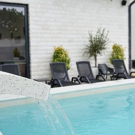 Pool Lena - Lux 5 Vrdnik