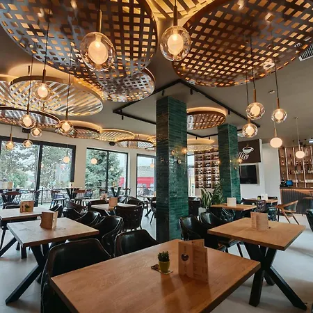 Pool Lena - Lux 5 Apartmán *