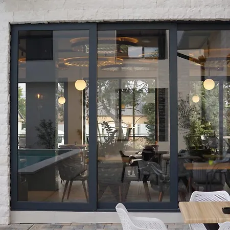 Pool Lena - Lux 5 Apartmán *